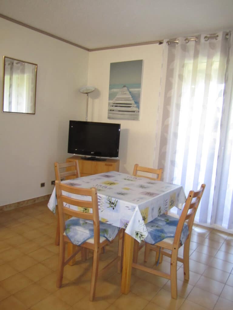 LOCATION MEUBLE  STUDIO 3* GREOUX LES BAINS