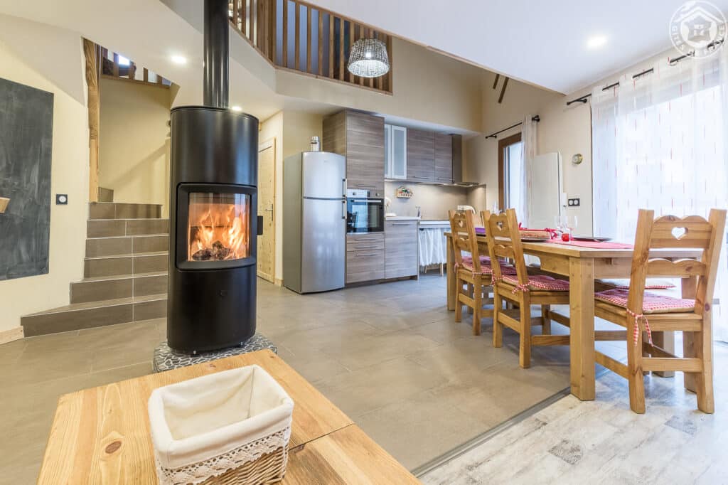 LOCATION SAISONNIÈRE CHALET DE LA FONTAINE