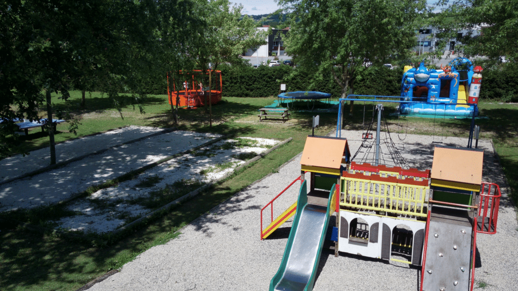 CAMPING LES CHARMILLES 74 VALLIERES