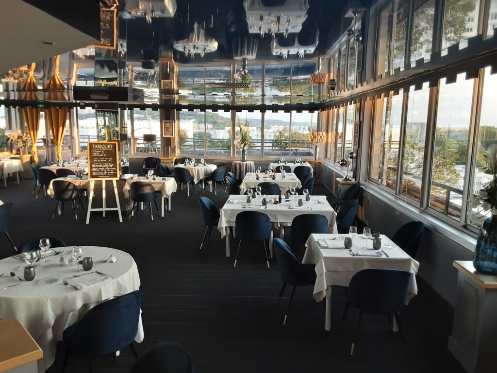 RESTAURANT PANORAMIQUE LA TABLE DU BELVÉDÈRE